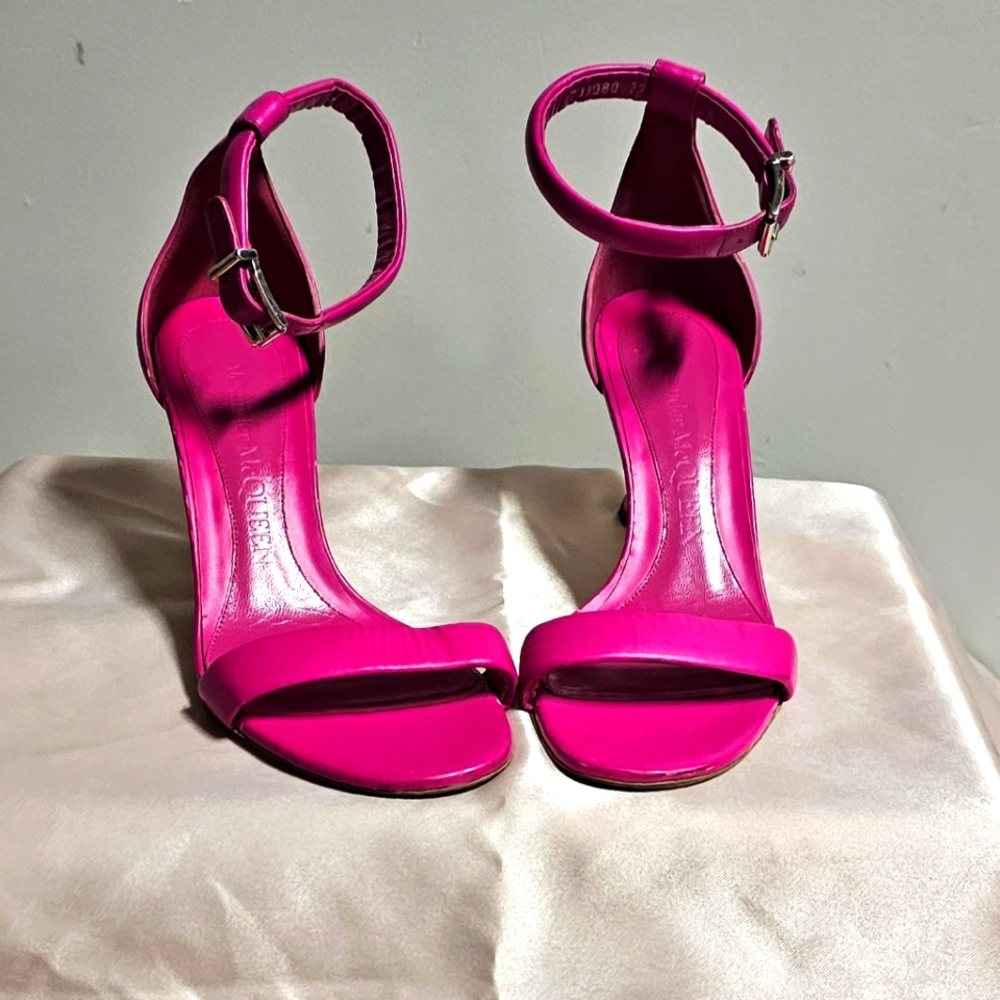 ALEXANDER McQUEEN sz 37 BOBBY PINK, CALFSKIN LEATHER, ARC HEELED SANDAL